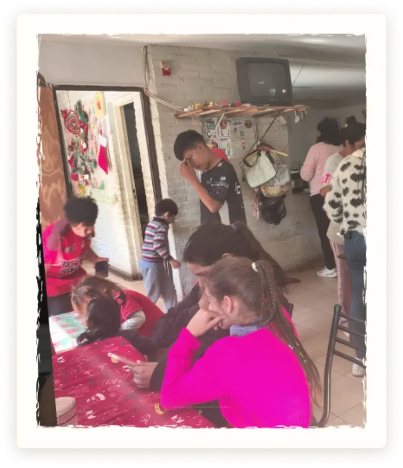 Chicos en un taller de la Fundación